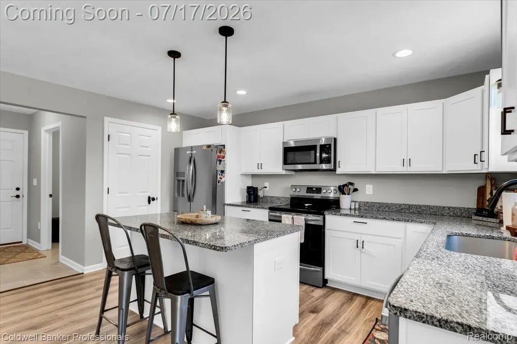 417 Constitution Avenue Brooklyn Village MI 49230