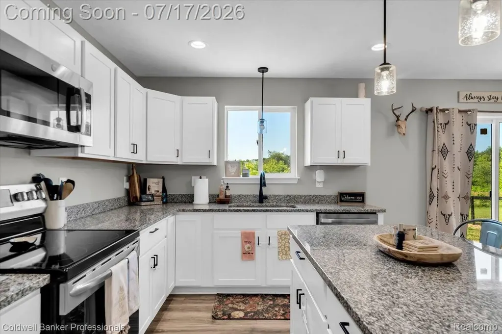 417 Constitution Avenue Brooklyn Village MI 49230