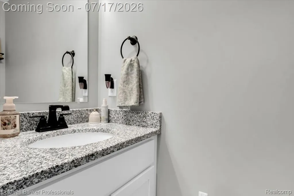 417 Constitution Avenue Brooklyn Village MI 49230