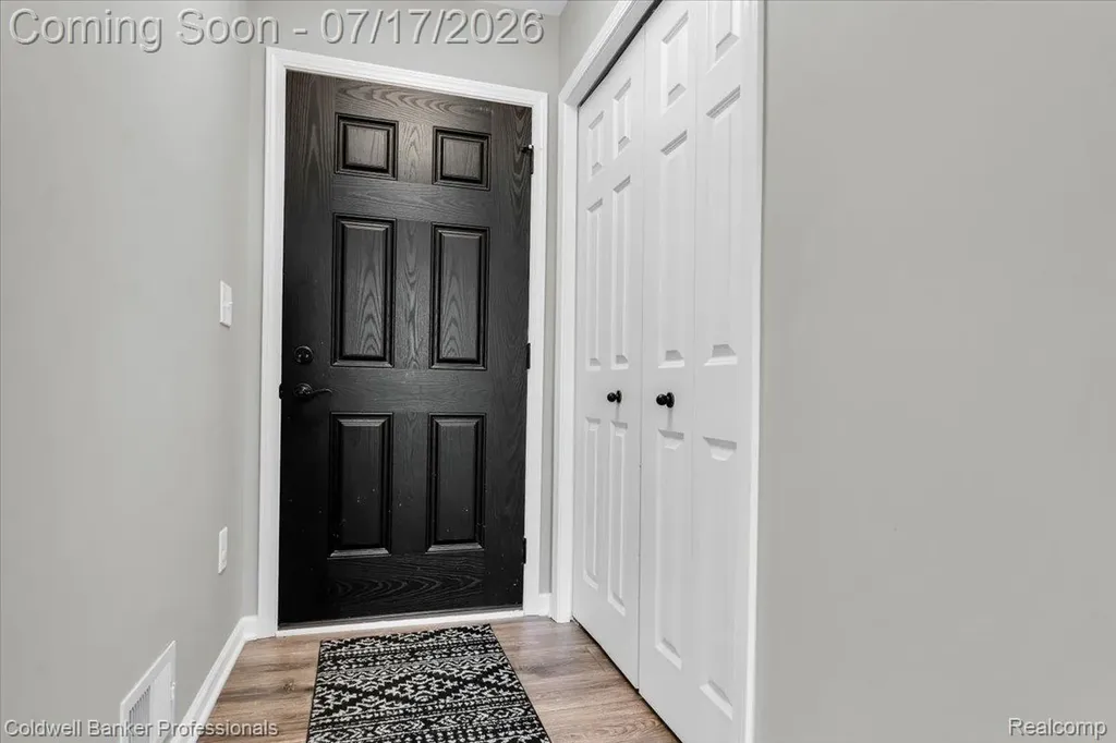 417 Constitution Avenue Brooklyn Village MI 49230