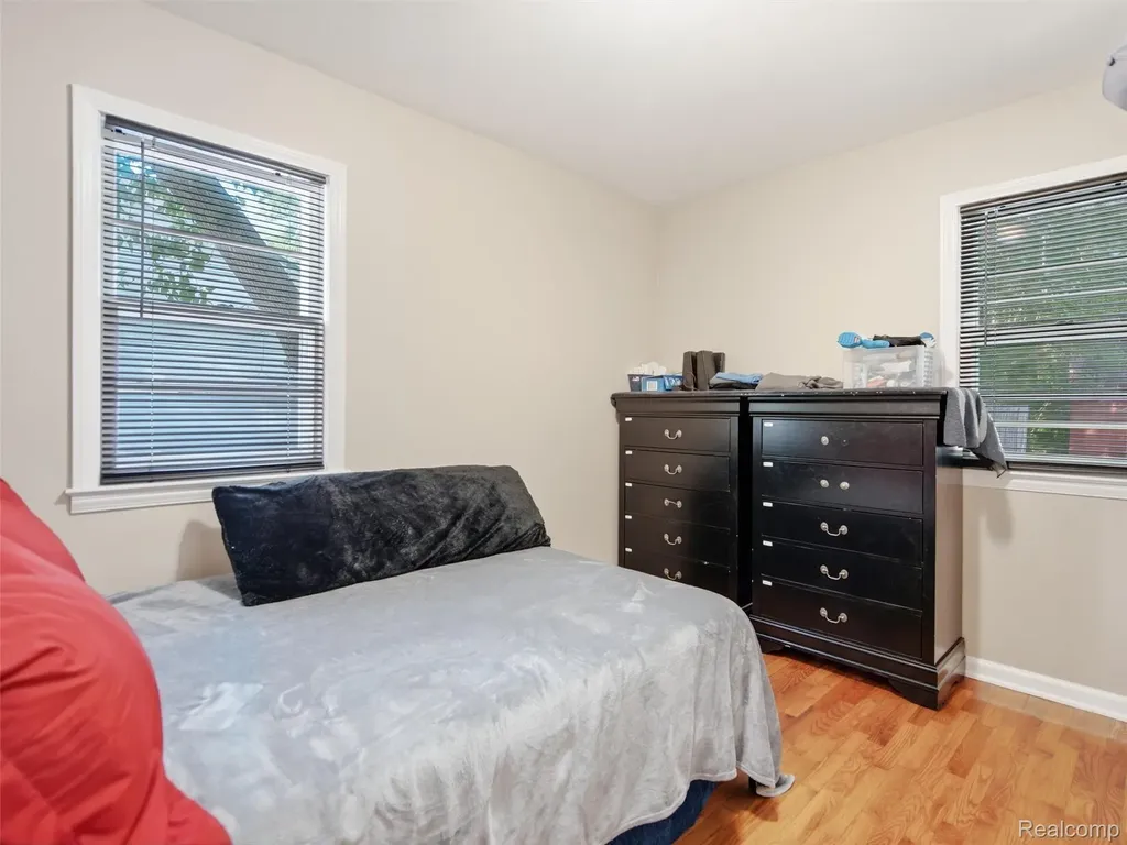 3328 Mills Acres Street Genesee Charter Township MI 48506