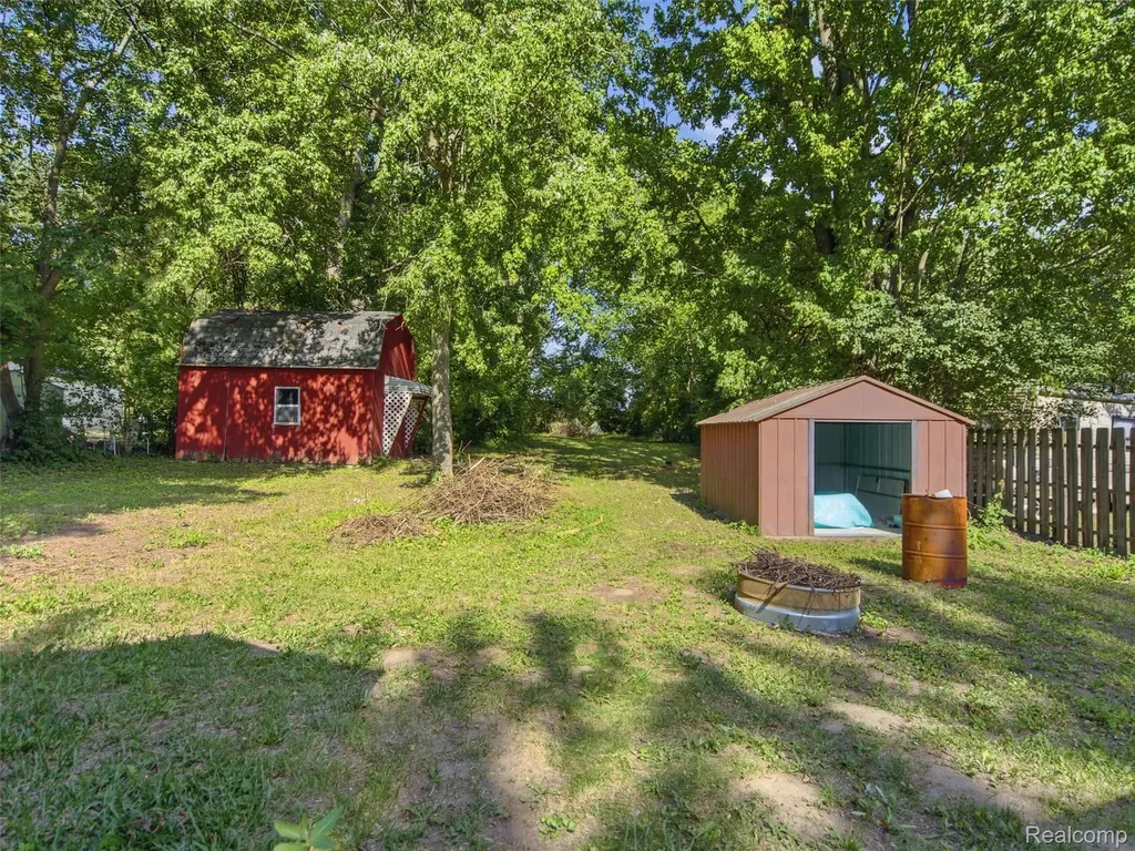 3328 Mills Acres Street Genesee Charter Township MI 48506