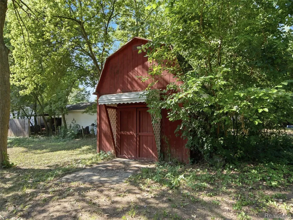 3328 Mills Acres Street Genesee Charter Township MI 48506