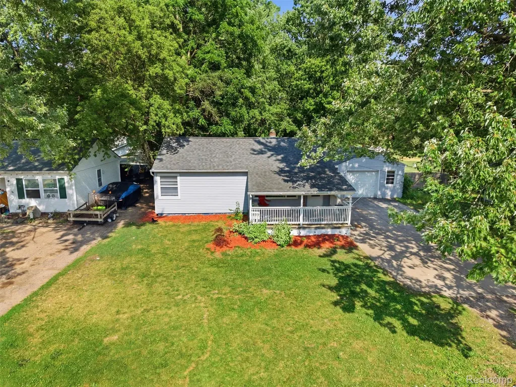 3328 Mills Acres Street Genesee Charter Township MI 48506