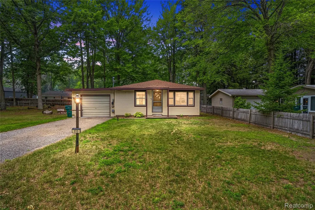 113 Birchwood Avenue Denton Township MI 48651