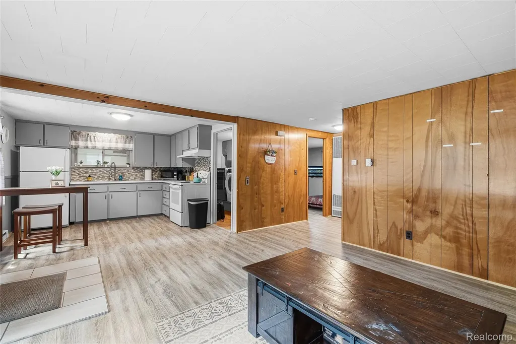 113 Birchwood Avenue Denton Township MI 48651