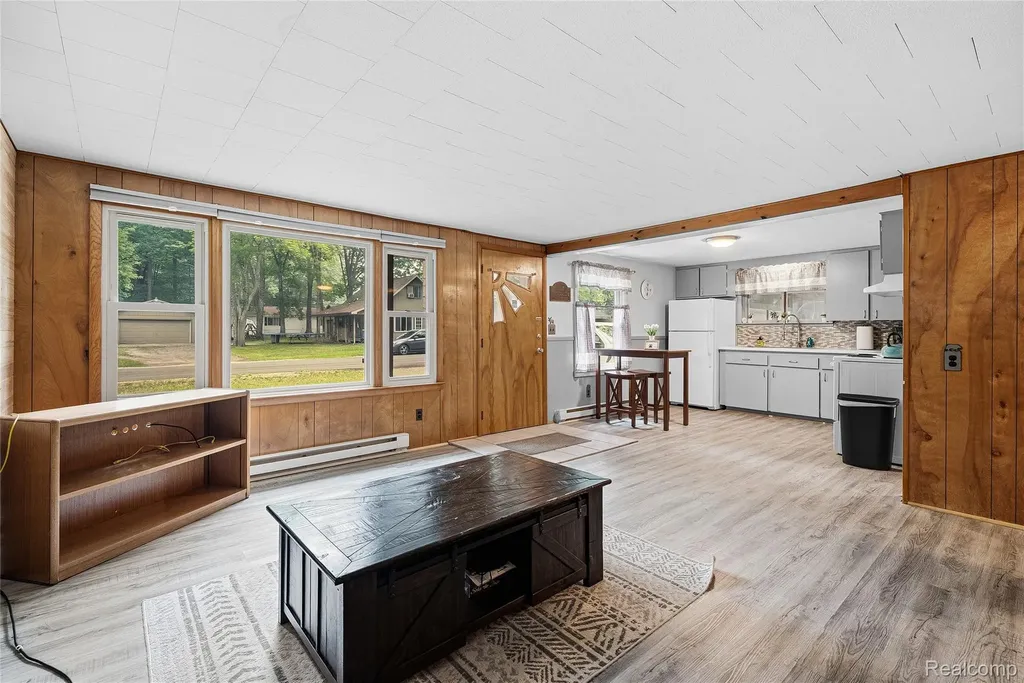 113 Birchwood Avenue Denton Township MI 48651