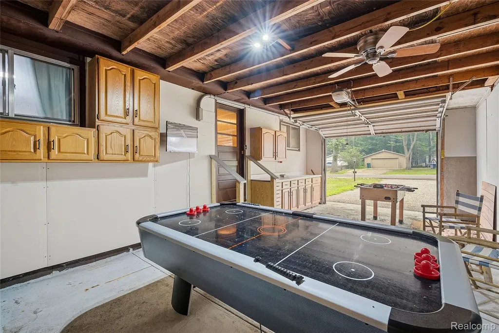 113 Birchwood Avenue Denton Township MI 48651