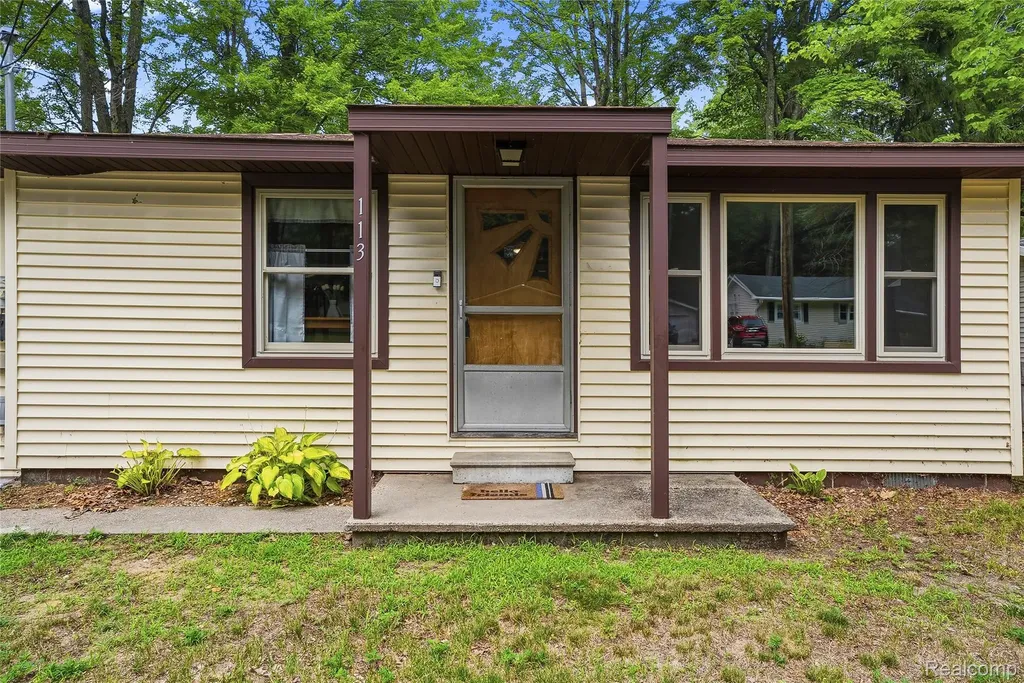 113 Birchwood Avenue Denton Township MI 48651
