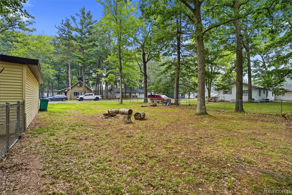 113 Birchwood Avenue Denton Township MI 48651