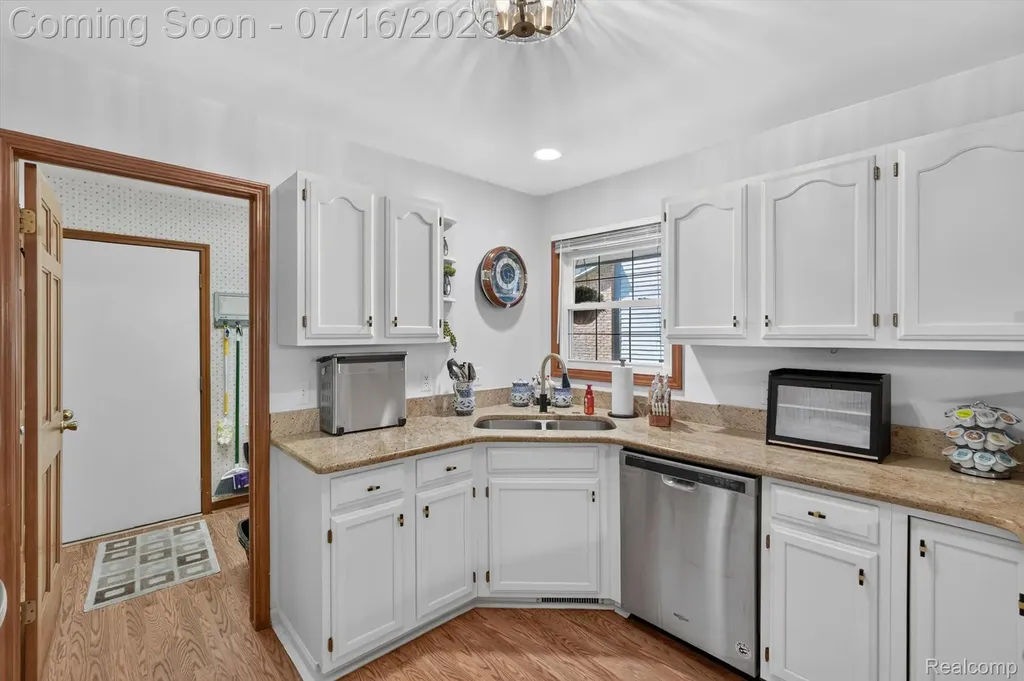 808 Maplewood Court Brighton City MI 48116