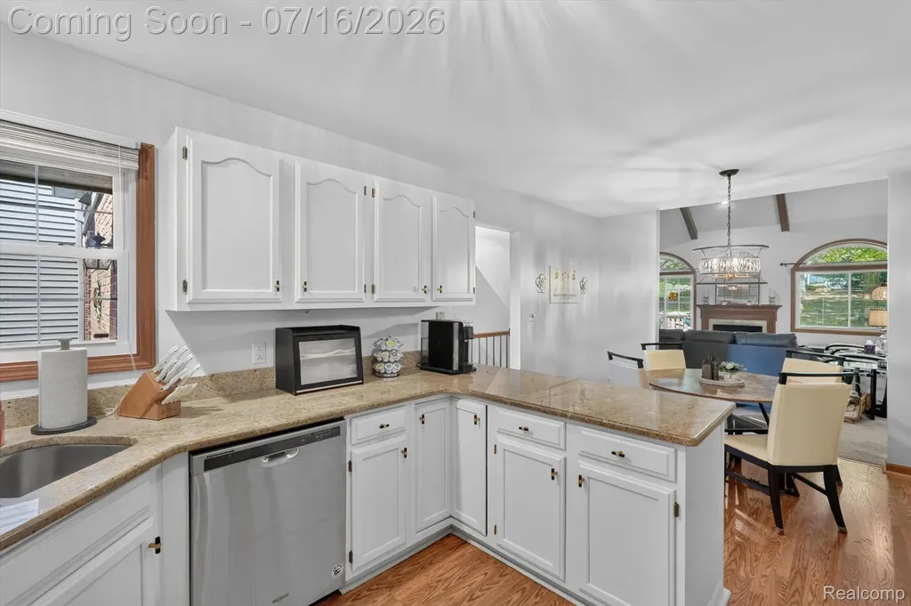 808 Maplewood Court Brighton City MI 48116