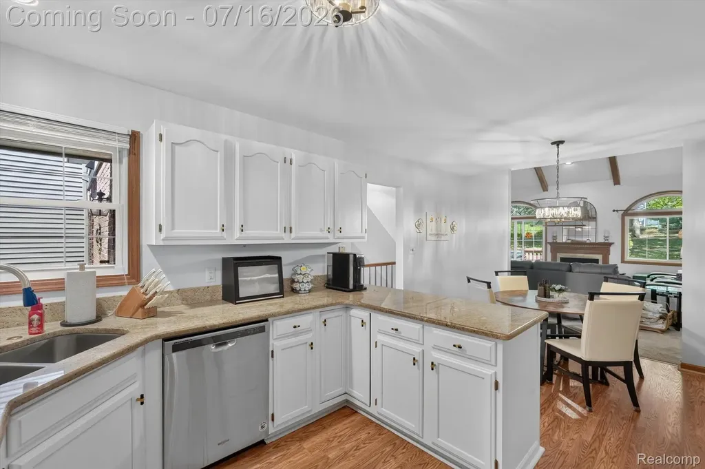 808 Maplewood Court Brighton City MI 48116
