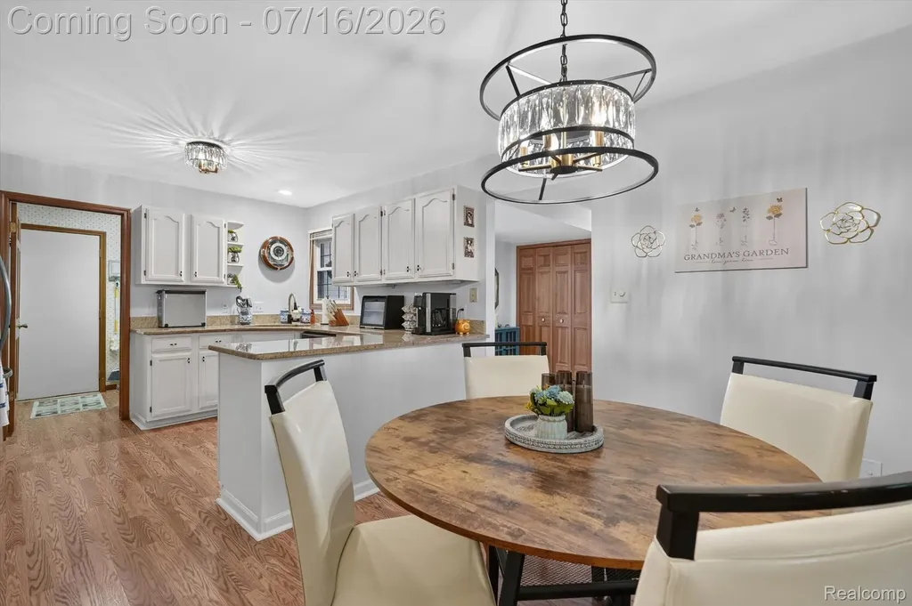 808 Maplewood Court Brighton City MI 48116