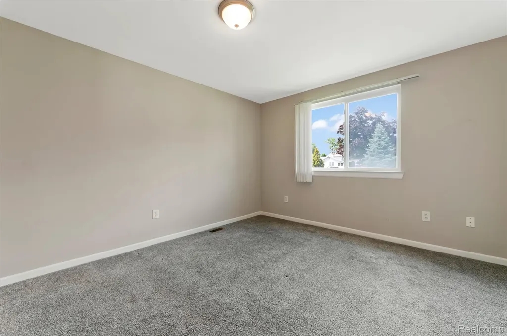 17245 Martin Road Roseville City MI 48066