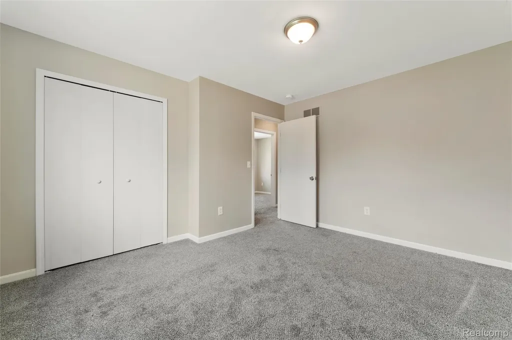 17245 Martin Road Roseville City MI 48066