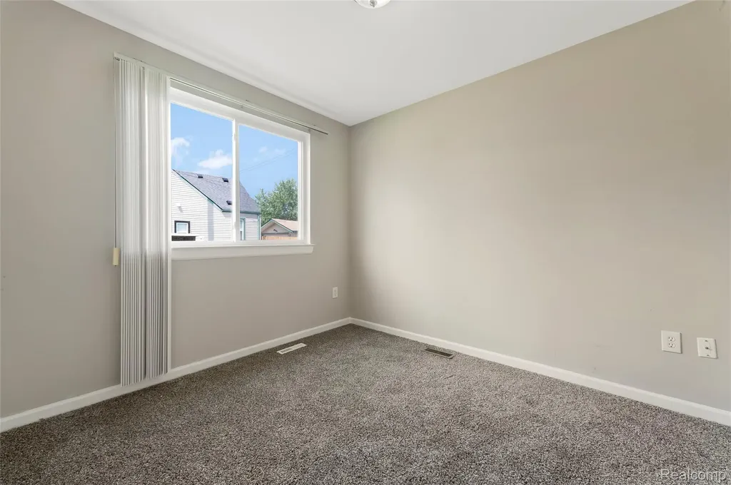 17245 Martin Road Roseville City MI 48066