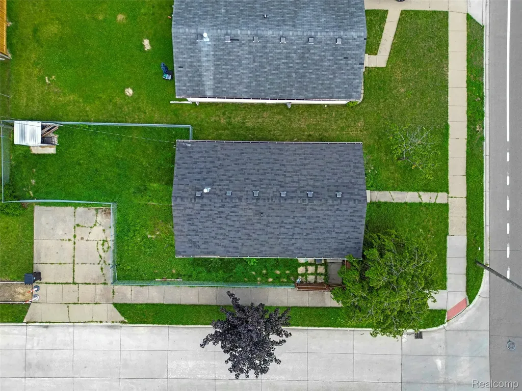 17245 Martin Road Roseville City MI 48066