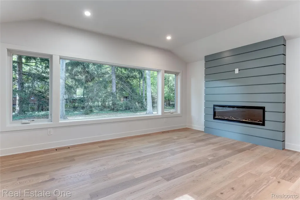 786 S Cranbrook Road Bloomfield Charter Township MI 48301