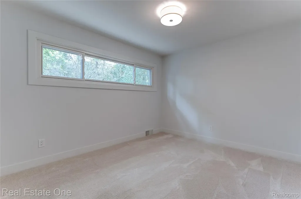 786 S Cranbrook Road Bloomfield Charter Township MI 48301