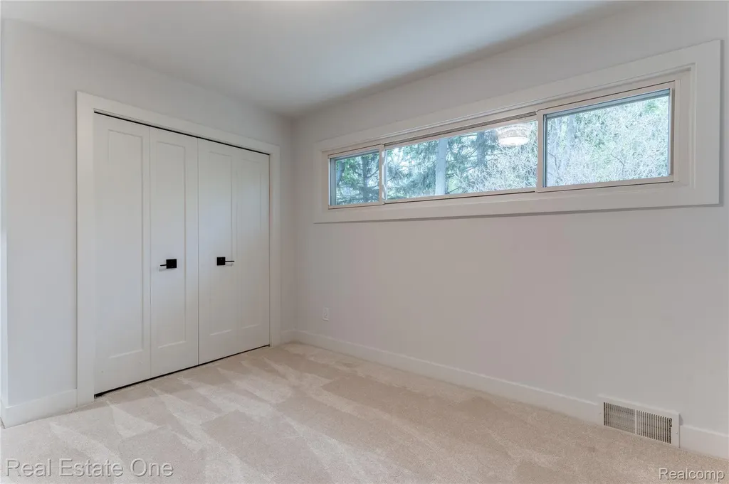 786 S Cranbrook Road Bloomfield Charter Township MI 48301