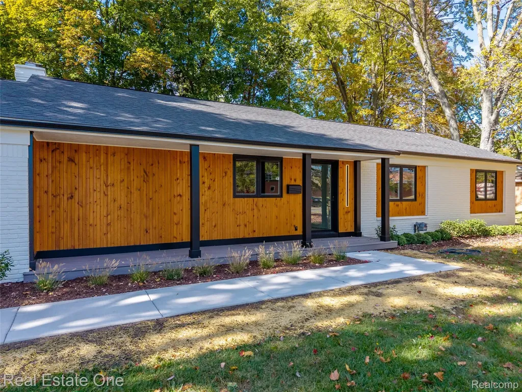 786 S Cranbrook Road Bloomfield Charter Township MI 48301
