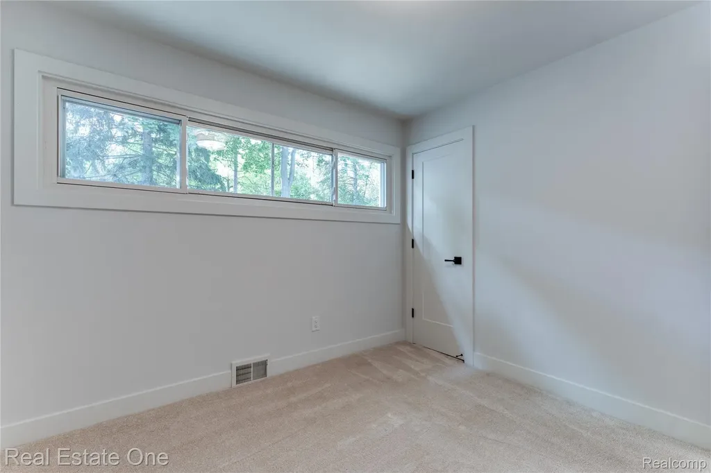 786 S Cranbrook Road Bloomfield Charter Township MI 48301