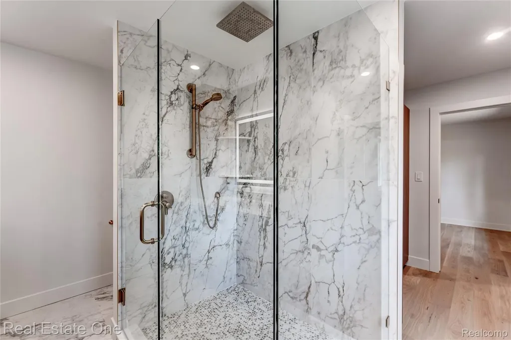 786 S Cranbrook Road Bloomfield Charter Township MI 48301