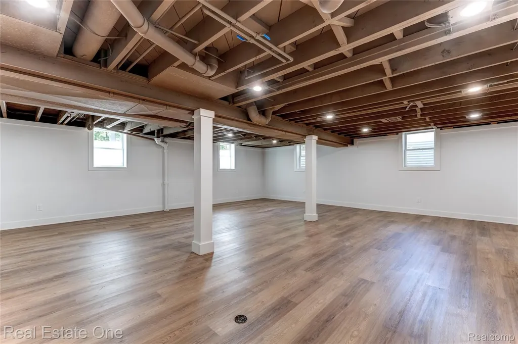 786 S Cranbrook Road Bloomfield Charter Township MI 48301