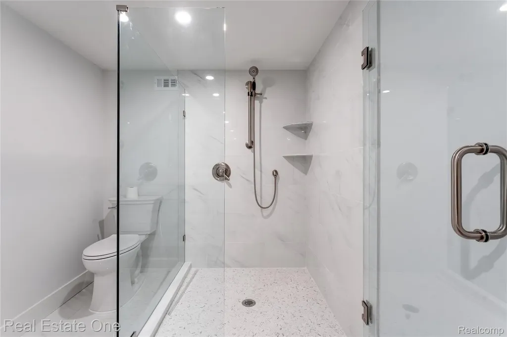 786 S Cranbrook Road Bloomfield Charter Township MI 48301