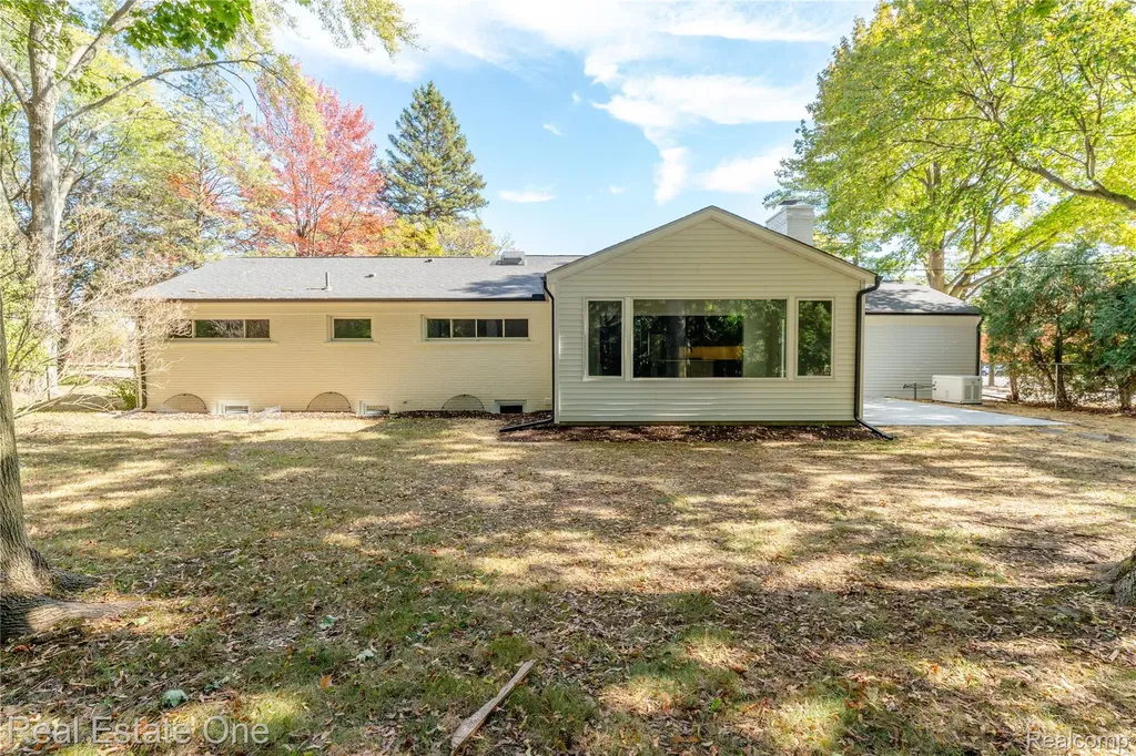 786 S Cranbrook Road Bloomfield Charter Township MI 48301
