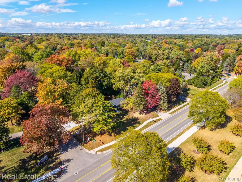 786 S Cranbrook Road Bloomfield Charter Township MI 48301