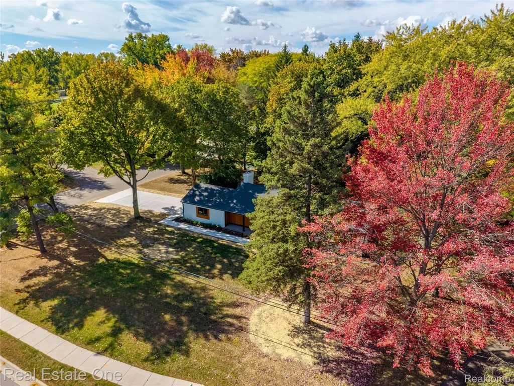 786 S Cranbrook Road Bloomfield Charter Township MI 48301