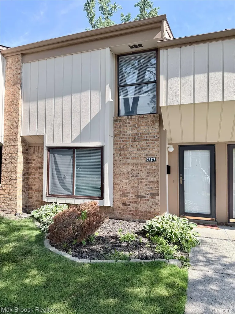23478 Lahser Road Southfield City MI 48033