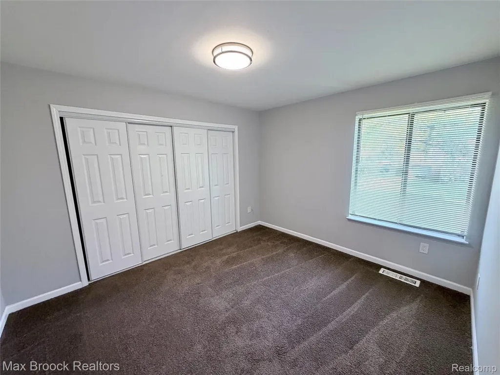 23478 Lahser Road Southfield City MI 48033