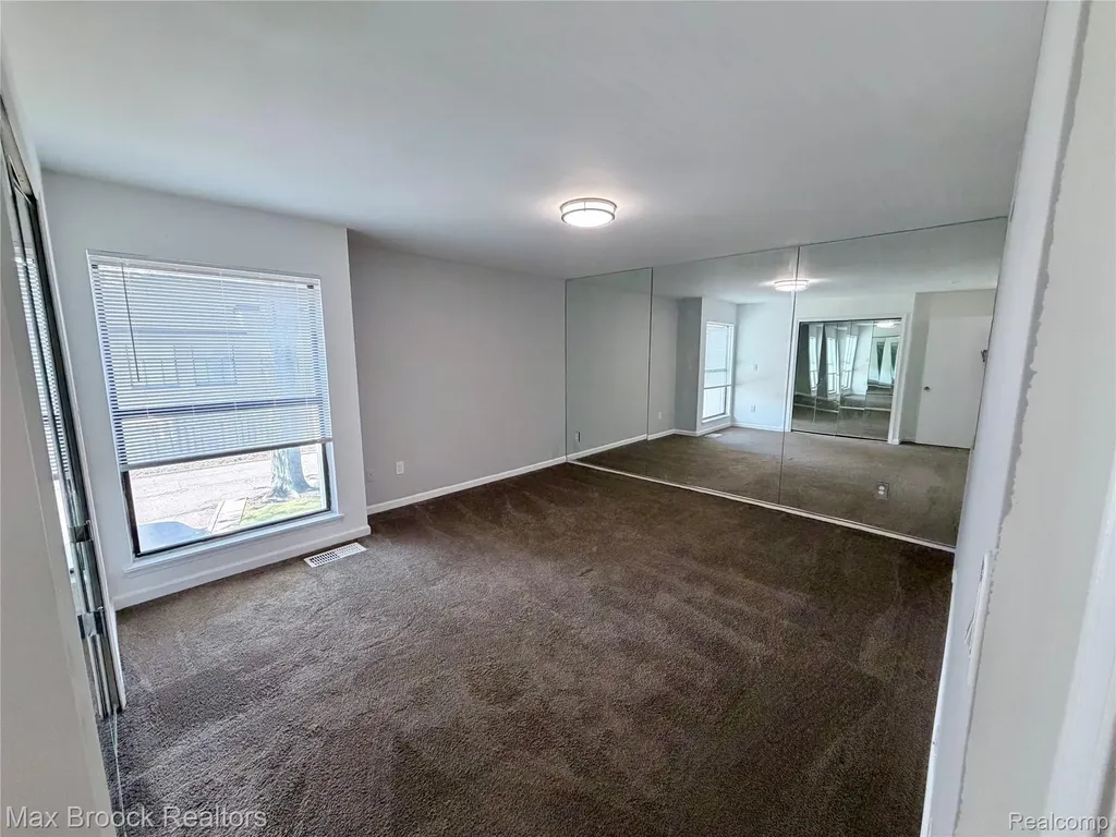 23478 Lahser Road Southfield City MI 48033