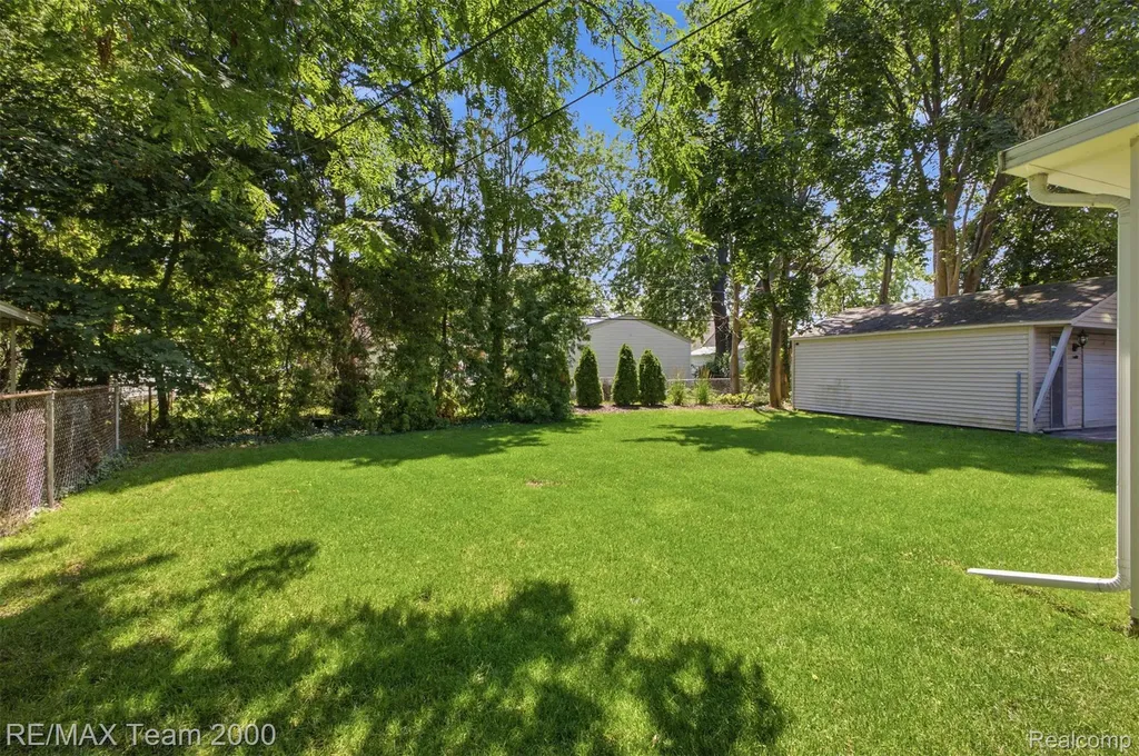 1953 Raymond Avenue Dearborn City MI 48124