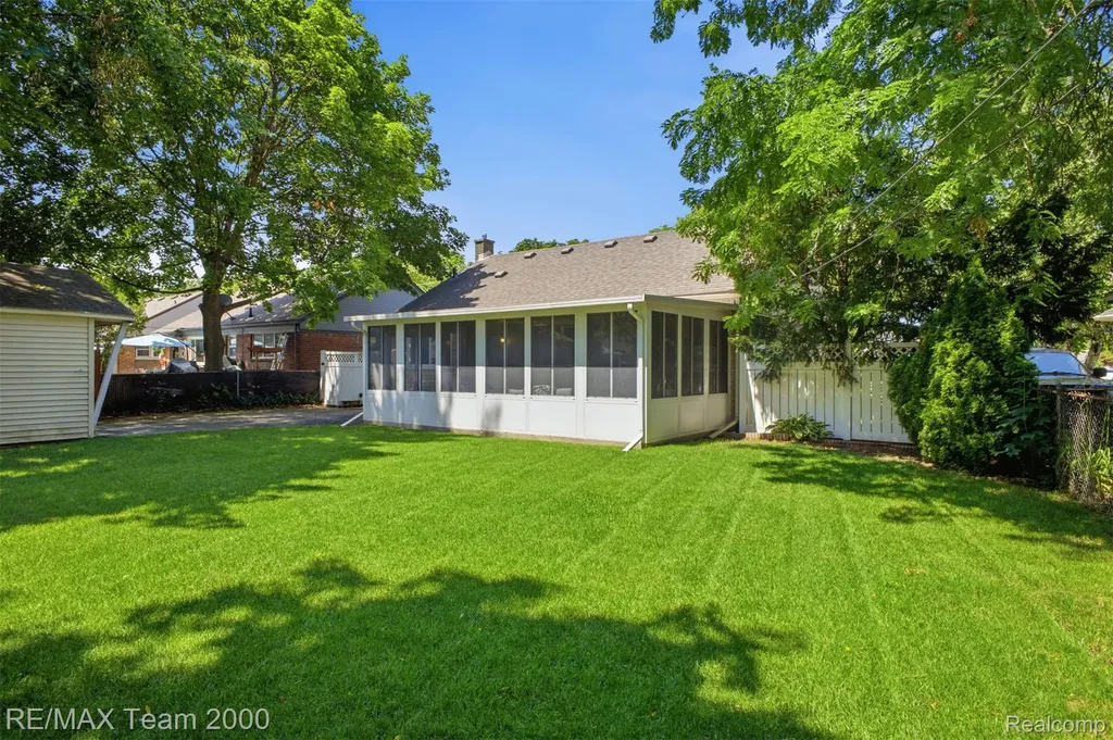 1953 Raymond Avenue Dearborn City MI 48124