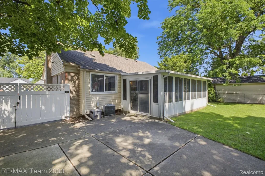 1953 Raymond Avenue Dearborn City MI 48124