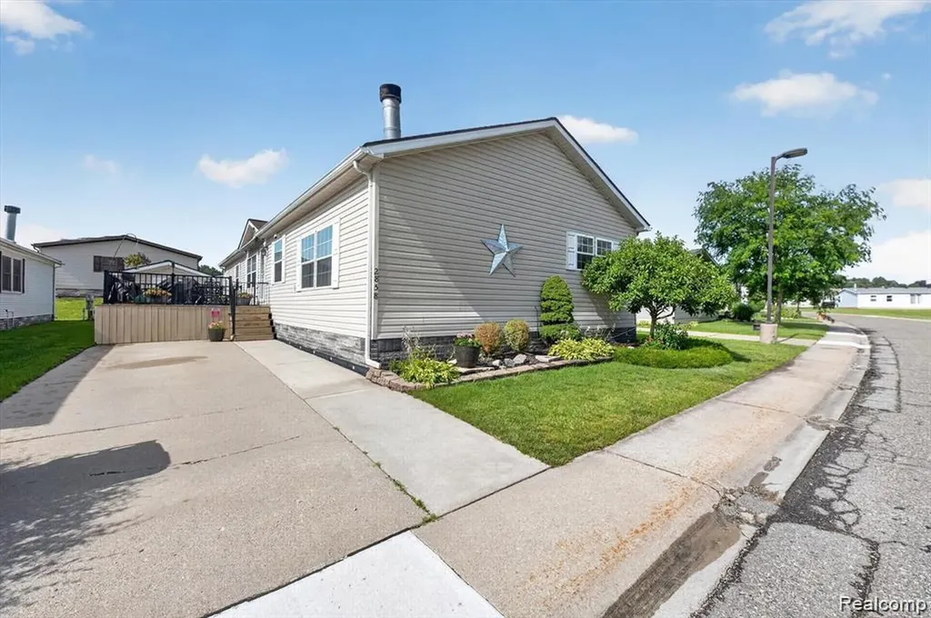 2858 Boulder Ridge Trail Highland Charter Township MI 48380