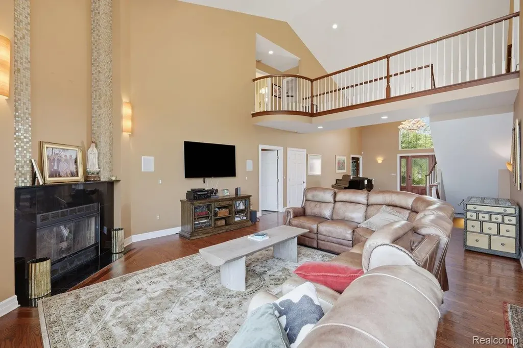 9669 Steephollow Drive White Lake Charter Township MI 48386