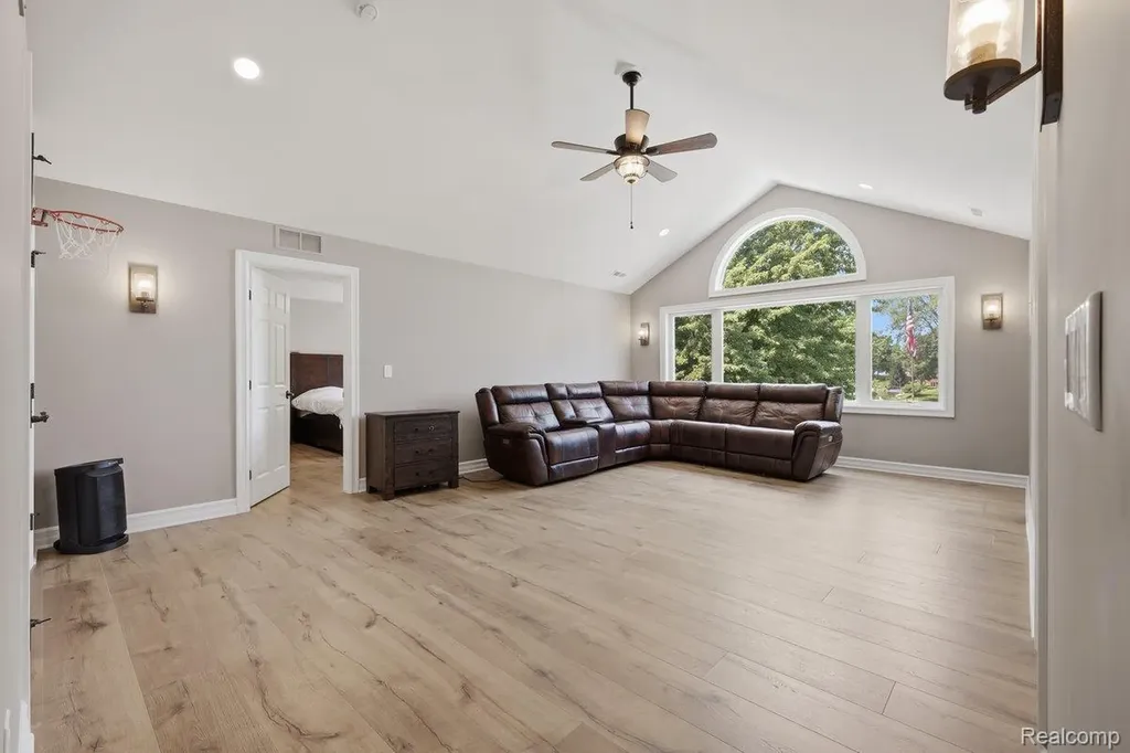 9669 Steephollow Drive White Lake Charter Township MI 48386