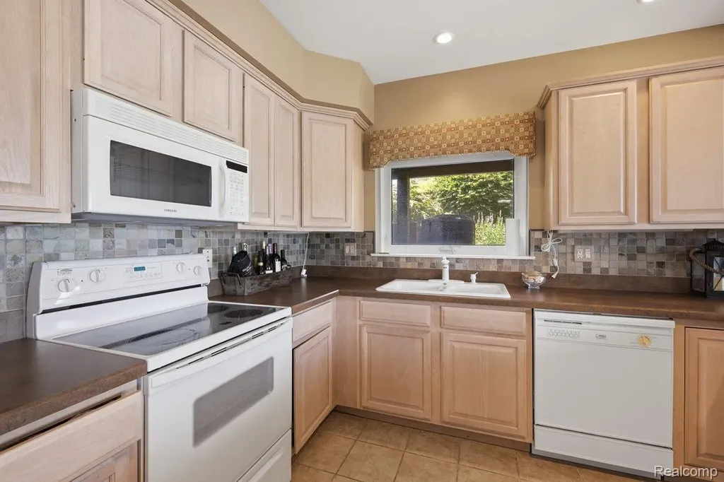 9669 Steephollow Drive White Lake Charter Township MI 48386