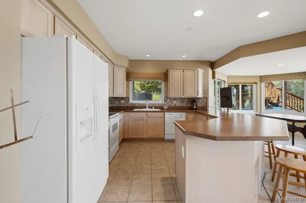 9669 Steephollow Drive White Lake Charter Township MI 48386