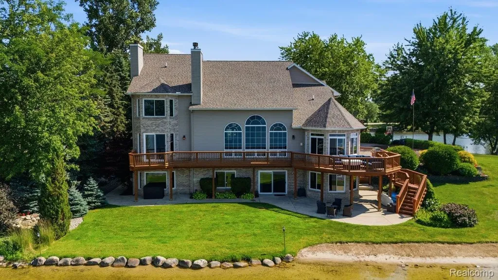 9669 Steephollow Drive White Lake Charter Township MI 48386