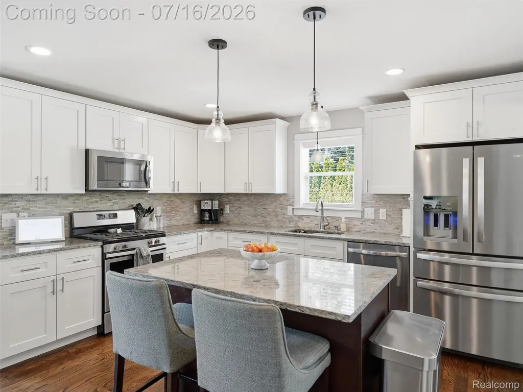 1427 N Maple Avenue Royal Oak City MI 48067