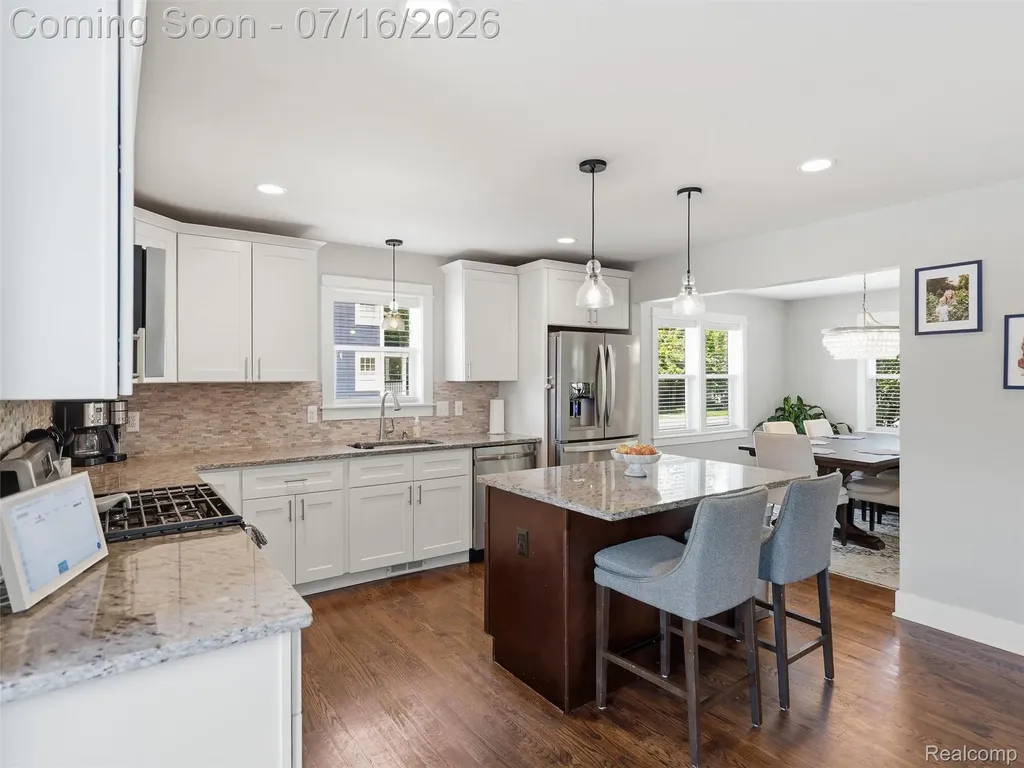 1427 N Maple Avenue Royal Oak City MI 48067