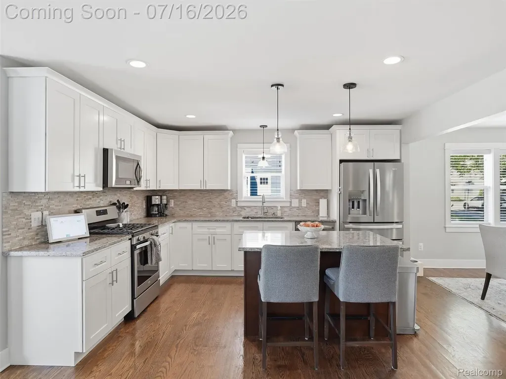 1427 N Maple Avenue Royal Oak City MI 48067