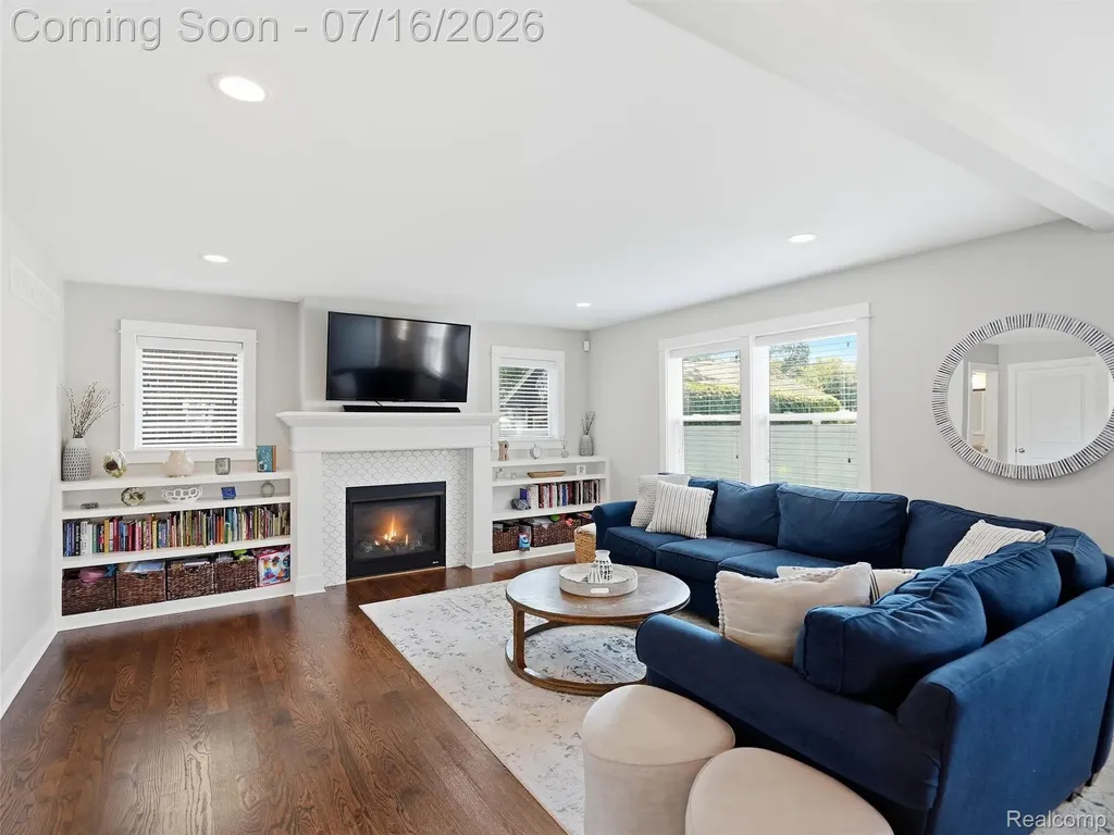 1427 N Maple Avenue Royal Oak City MI 48067
