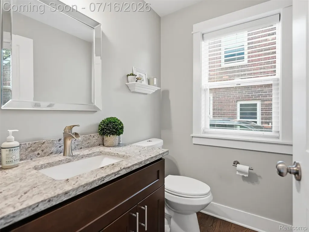 1427 N Maple Avenue Royal Oak City MI 48067